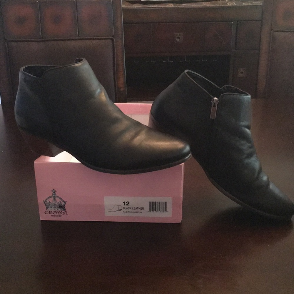 Crown Vintage Black Leather Ankle Booties